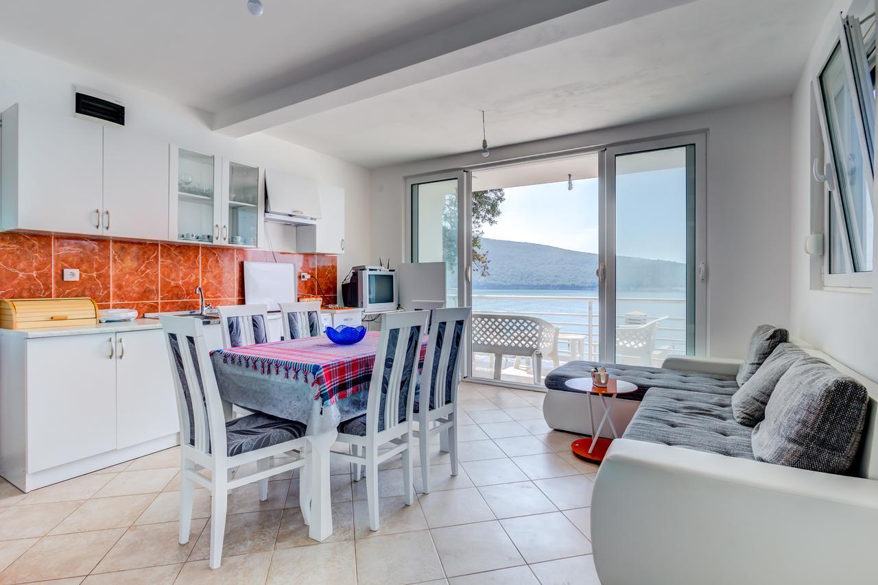 Seaside Apartment Kruce ウルツィニ エクステリア 写真