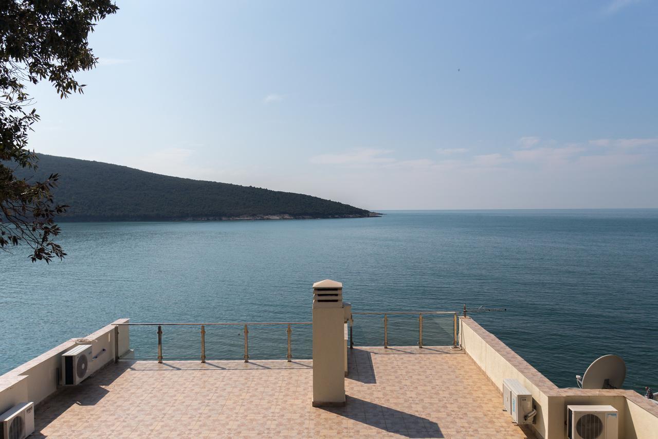 Seaside Apartment Kruce ウルツィニ エクステリア 写真